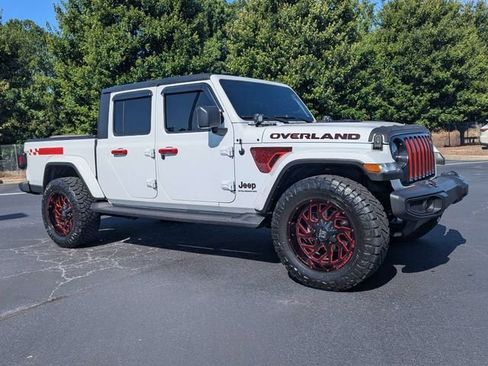 Used 2023 Jeep Gladiator Overland w/ Cold Weather Group AWD/4WD image 2