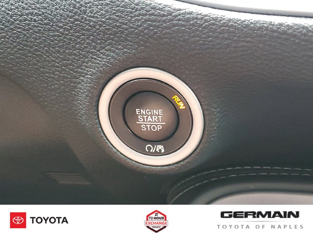 Used 2023 Dodge Challenger SXT RWD image 34