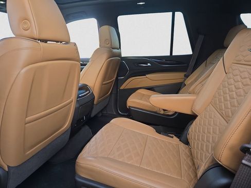 Used 2021 Cadillac Escalade Sport w/ LPO, ONYX Package image 16