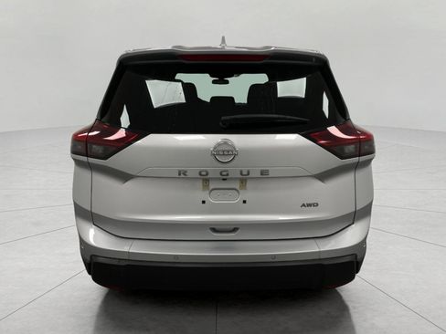 Certified 2025 Nissan Rogue SV image 4