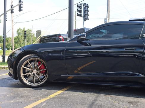 Used 2015 Jaguar F-TYPE R RWD image 13