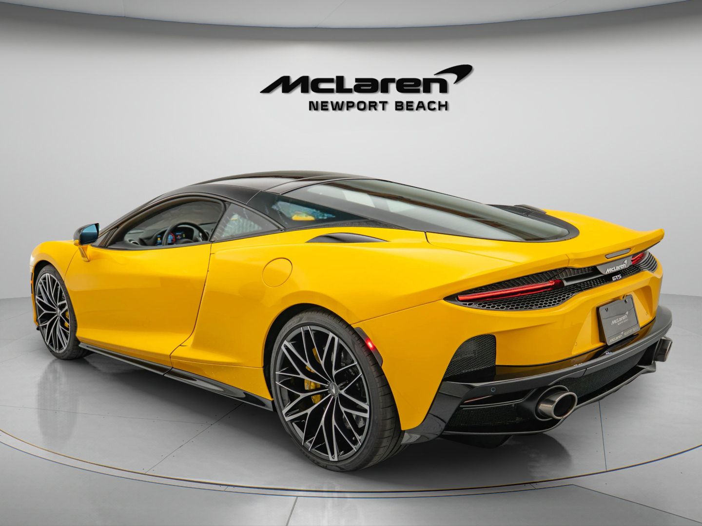 Used 2025 McLaren GTS RWD image 4