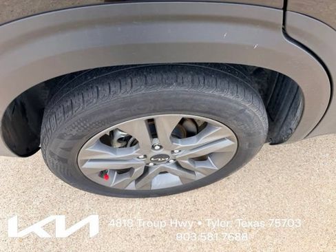 Used 2023 Kia Seltos S w/ Navigation Package FWD image 12