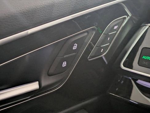 Certified 2025 Audi Q7 3.0T Premium w/ Convenience Package image 19