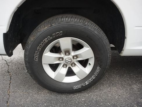 Used 2017 RAM 1500 Classic SLT RWD image 31