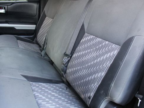 Used 2018 Toyota Tundra SR5 AWD/4WD image 12