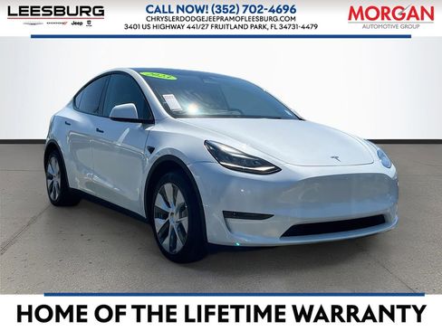 Used 2023 Tesla Model Y Long Range AWD/4WD image 1