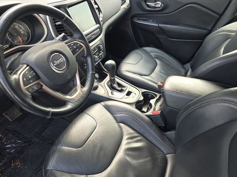 Used 2017 Jeep Cherokee Limited AWD/4WD image 9