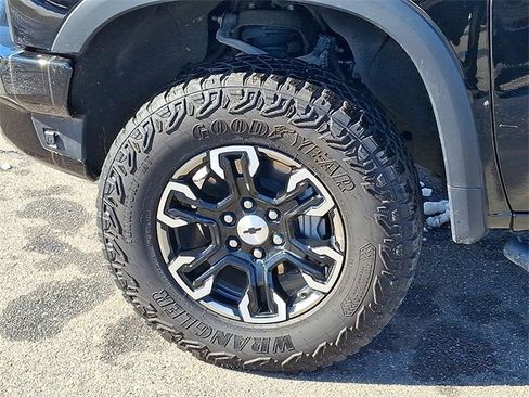 Used 2024 Chevrolet Silverado 1500 ZR2 image 30