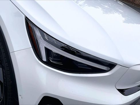 New 2026 Volvo EX40 Plus w/ Climate Package image 33