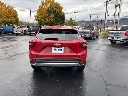Used 2026 Chevrolet Trax LT w/ Driver Confidence Package image 6