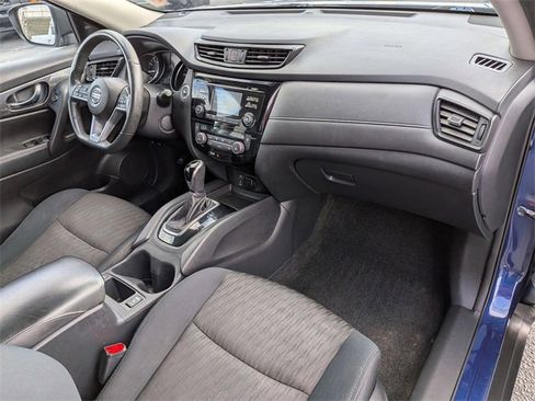 Used 2017 Nissan Rogue SV w/ SV Family Package image 38