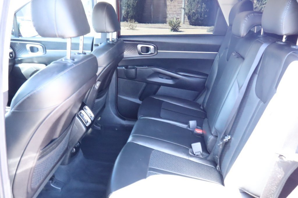Used 2022 Kia Sorento S FWD image 33