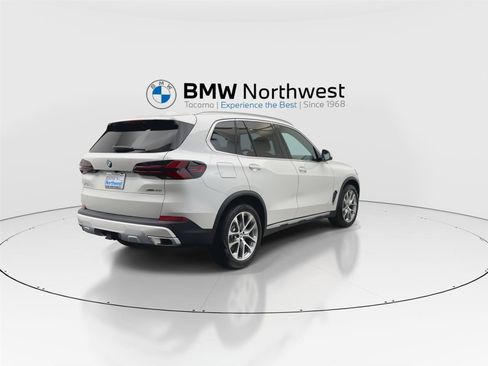 New 2026 BMW X5 xDrive40i w/ Climate Comfort Package AWD/4WD image 3