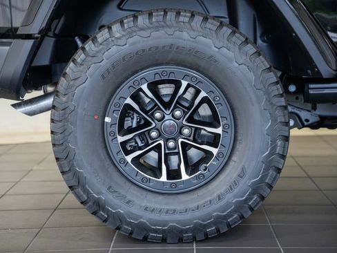 New 2026 Jeep Wrangler Unlimited Rubicon AWD/4WD image 18