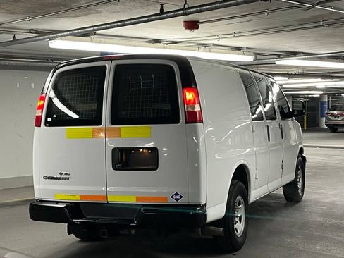 Used 2014 Chevrolet Express 2500 w/ Cold Climate Package RWD image 5
