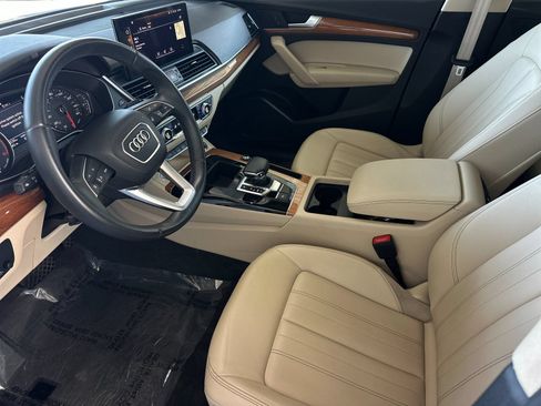 Used 2023 Audi Q5 2.0T Premium w/ Convenience Package AWD/4WD image 9