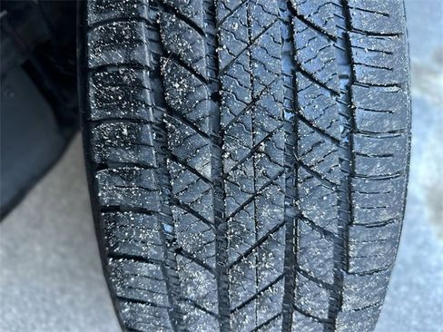 Used 2022 Toyota Highlander XLE image 11