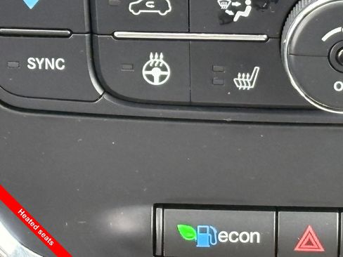 Used 2015 Chrysler Town & Country Touring-L w/ Driver Convenience Group image 6