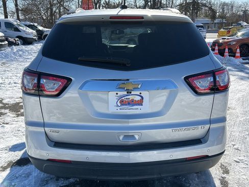 Used 2016 Chevrolet Traverse LT image 4