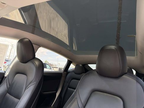 Used 2021 Tesla Model Y Long Range AWD/4WD image 18