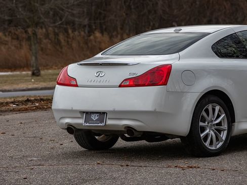 Used 2013 INFINITI G37 x w/ Premium Pkg image 5