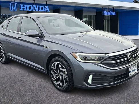 Used 2022 Volkswagen Jetta SEL FWD image 2