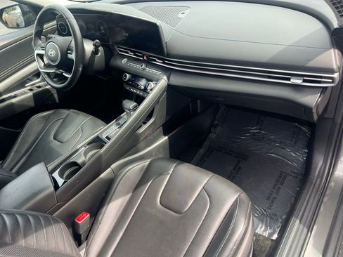 Used 2024 Hyundai Elantra Limited image 29