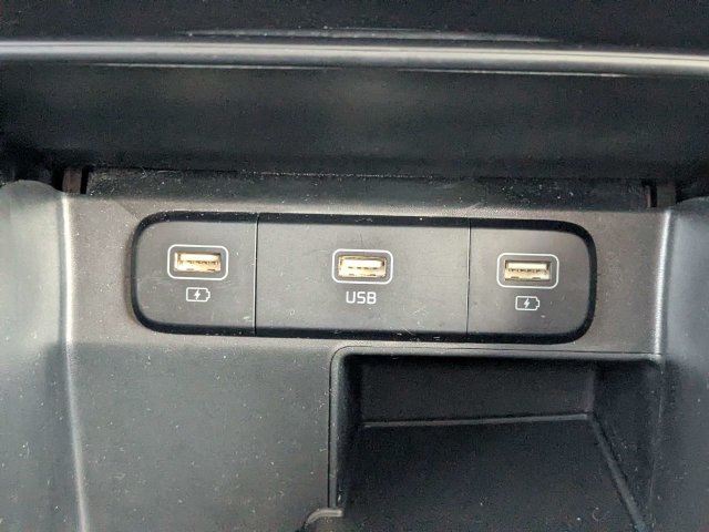 Certified 2021 Kia Sorento LX FWD image 26