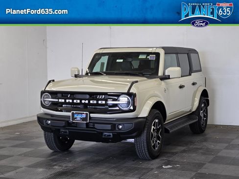 New 2026 Ford Bronco Outer Banks AWD/4WD image 3