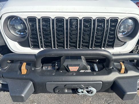 Used 2024 Jeep Wrangler Unlimited Rubicon 392 AWD/4WD image 22