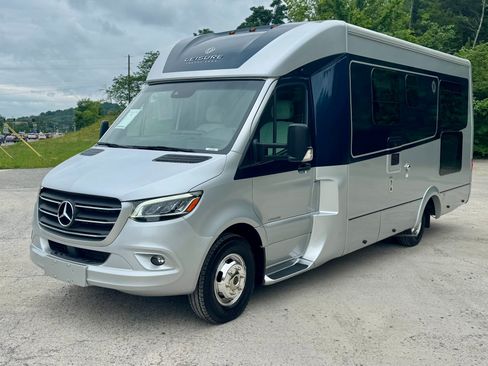 Used 2020 Mercedes-Benz Sprinter 3500 image 2