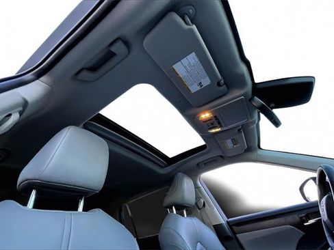 Used 2023 Toyota Highlander XLE image 24