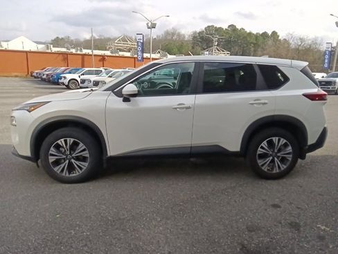 Used 2023 Nissan Rogue SV image 6