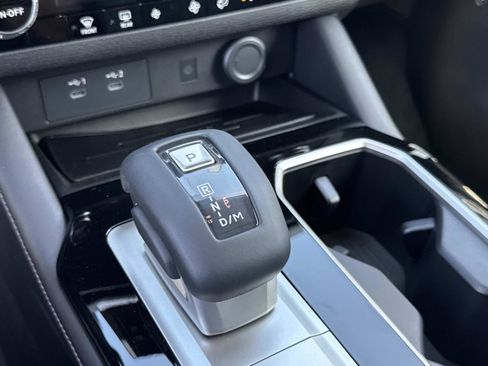 New 2025 Mitsubishi Outlander SE image 27