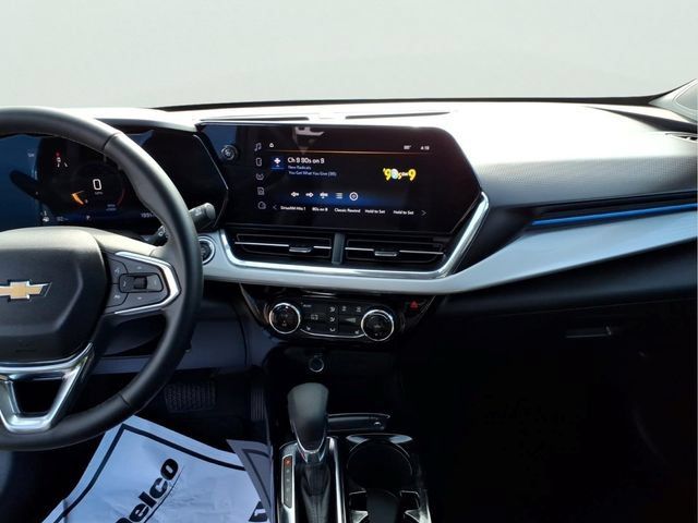 Used 2026 Chevrolet Trax LT w/ LT Convenience Package FWD image 13
