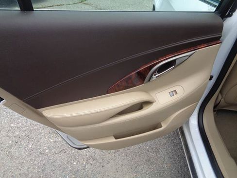 Used 2012 Buick LaCrosse Premium FWD image 11