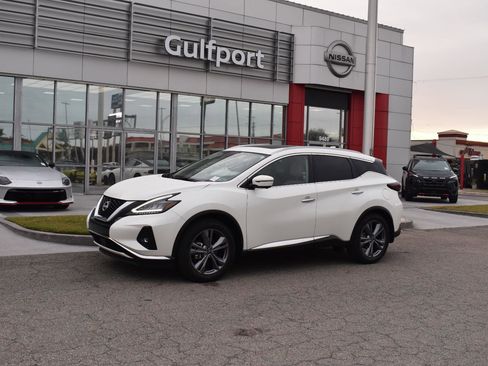 Used 2024 Nissan Murano Platinum w/ Cargo Package image 2