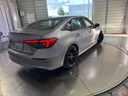 Used 2023 Honda Civic Sport image 4