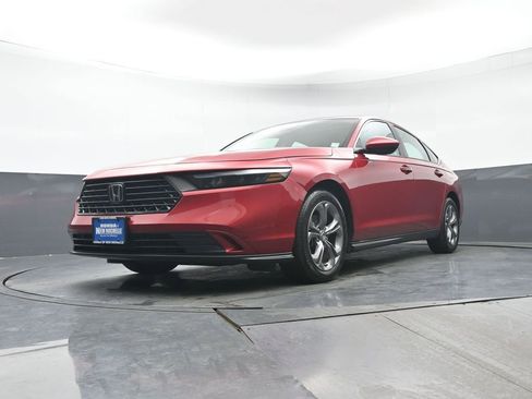 Certified 2023 Honda Accord EX image 28