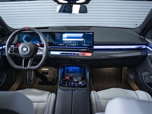 Used 2026 BMW M5 Touring w/ Executive Package AWD/4WD image 38