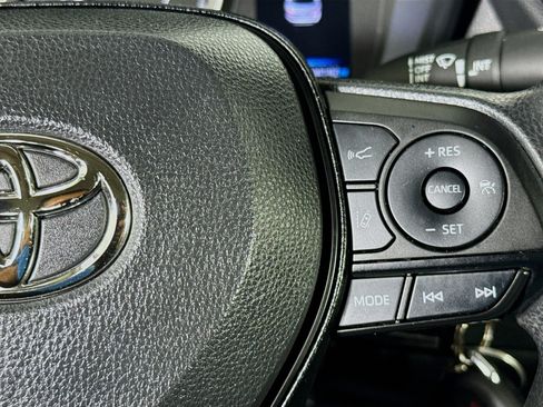 Used 2022 Toyota Corolla LE FWD image 14