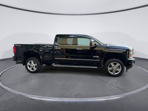 Used 2017 Chevrolet Silverado 2500 High Country w/ Duramax Plus Package AWD/4WD image 4