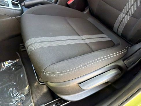 Used 2022 Hyundai Venue SEL image 16