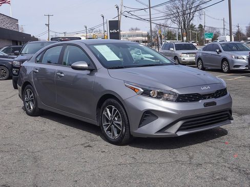 Used 2023 Kia Forte LXS w/ LXS Technology Package image 2