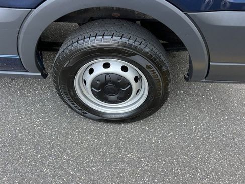 Used 2018 Ford Transit 250 148 Medium Roof image 21