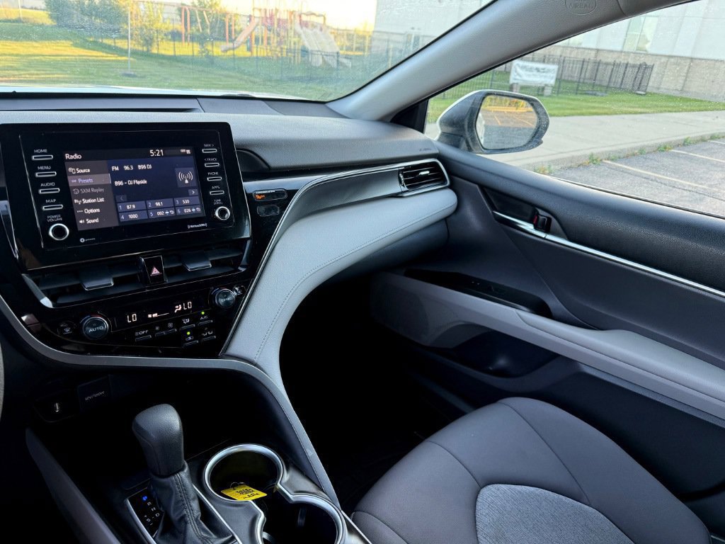 Used 2022 Toyota Camry LE FWD image 3