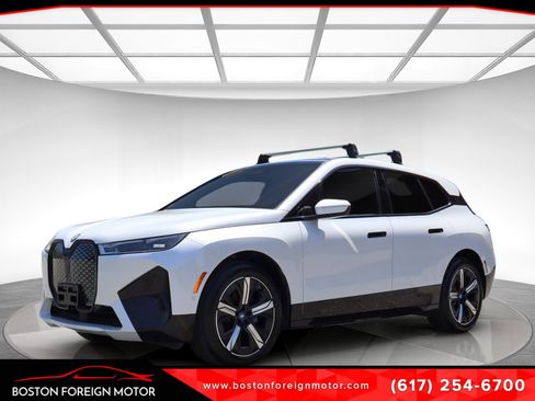 Used 2023 BMW iX xDrive50 w/ Sport Package AWD/4WD image 1