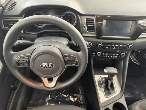 Used 2019 Kia Niro LX FWD image 26