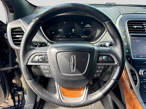 Used 2019 Lincoln Nautilus Reserve AWD/4WD image 23